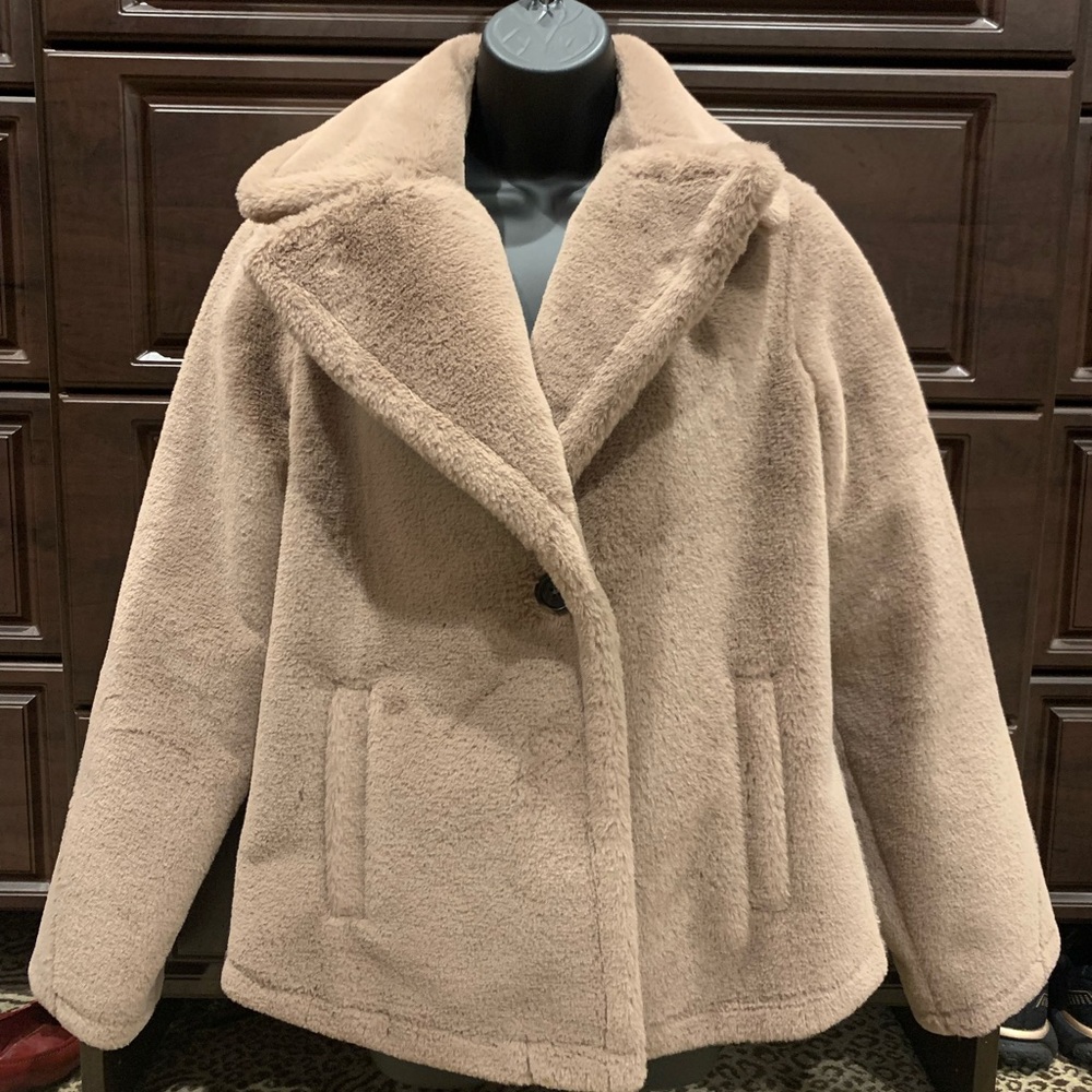 Avery Les Filles Faux Fur coat